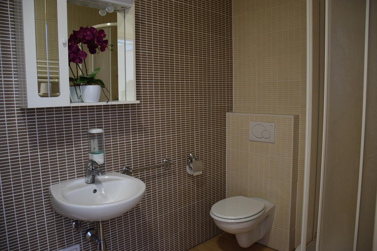 Hostel Novak Ново-Место Экстерьер фото