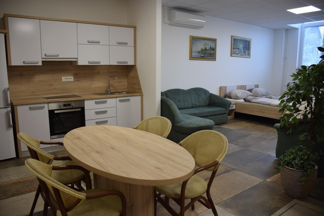Hostel Novak Ново-Место Экстерьер фото