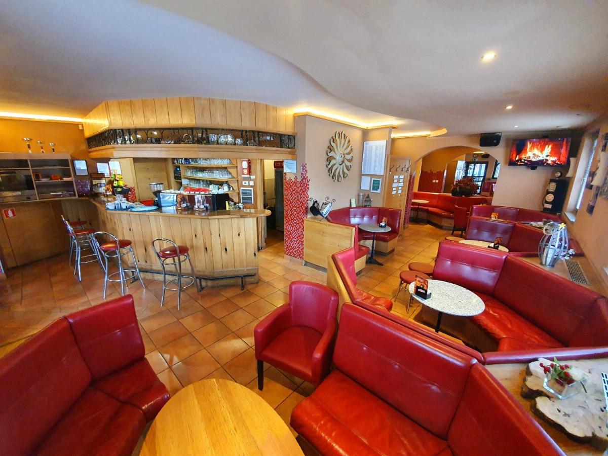 Hostel Novak Ново-Место Экстерьер фото